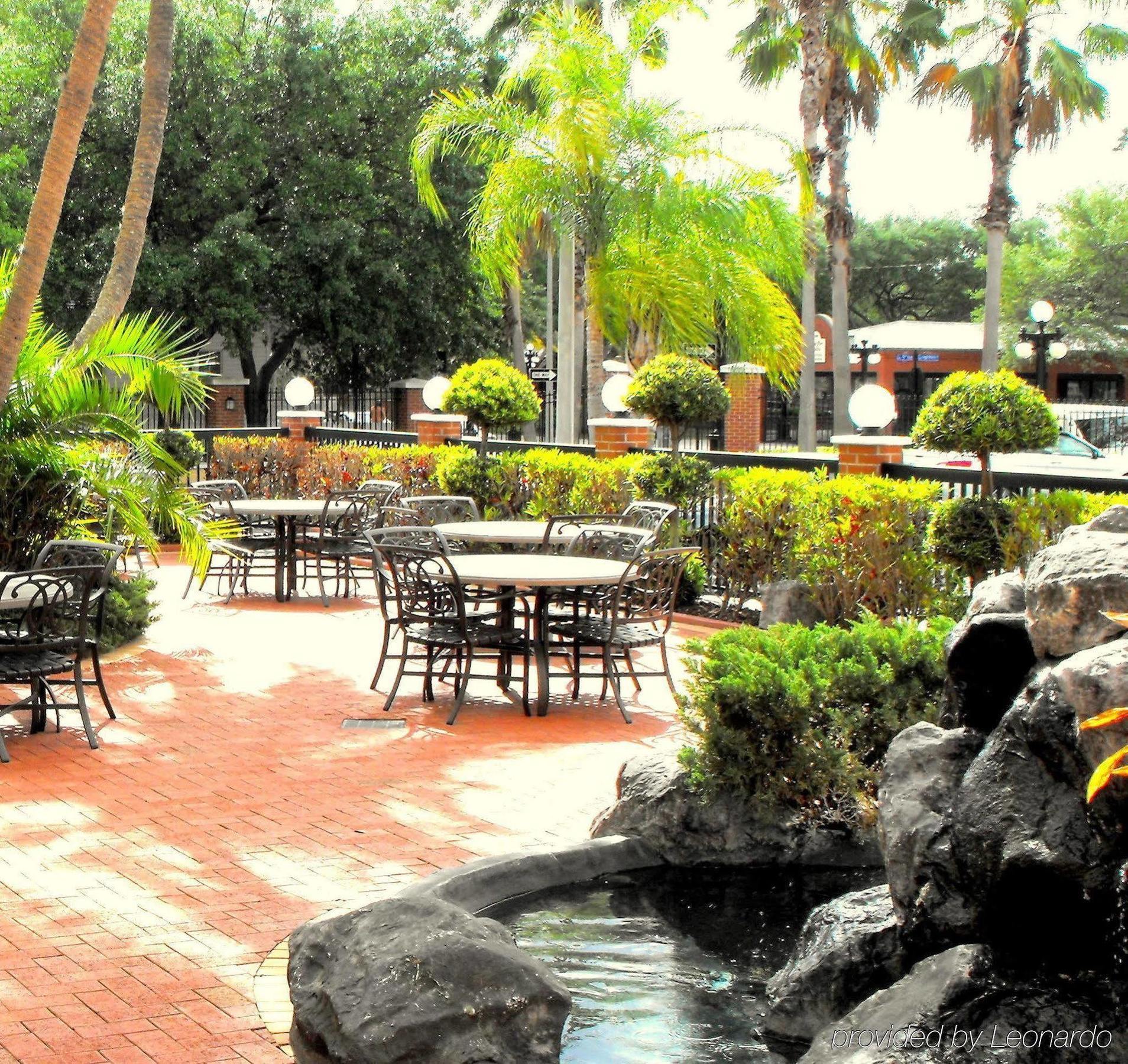 Hilton Garden Inn Tampa Ybor Historic District Restaurant photo